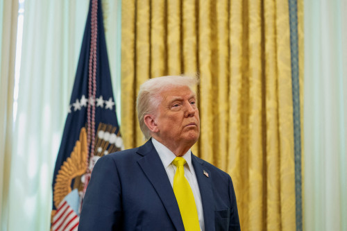 Trump warns of economic slowdown unless Fed cuts rates, triggering selloff