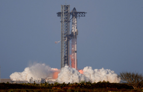 SpaceX gets FAA approval to ramp up Starship launches from Texas