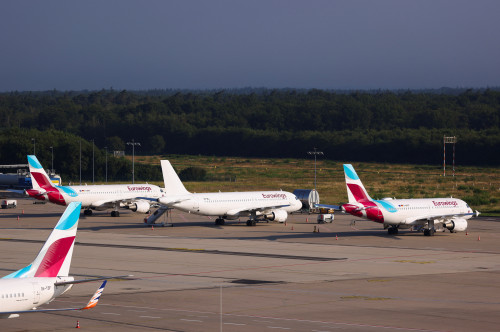 Aerospace sector warns new US tariffs could put air safety, supply chain at risk