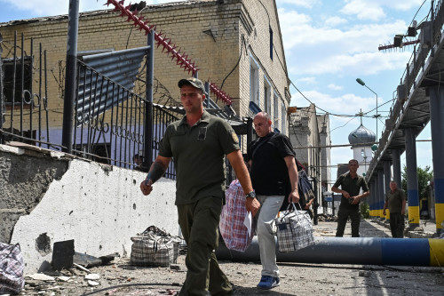 Russian airstrikes on prison, hospital kill 19 in southeastern Ukraine