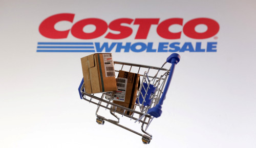 Costco beats quarterly sales estimates on strong demand