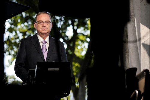 White House adviser Hassett plays down probe of Fed chair Powell