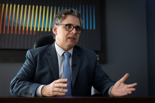 Venezuela private sector says fresh flow of dollars could stabilize exchange market, prices